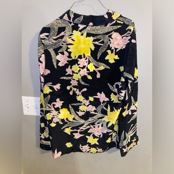 New! Diane Von Furstenberg Silk Floating Boquet Blouse S - Picture 5 of 6